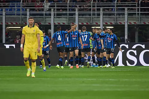 "التأهل لدوري أبطال أوروبا في خطر".. ميلان يسقط على ملعبه أمام أتالانتا بالدوري الإيطالي   